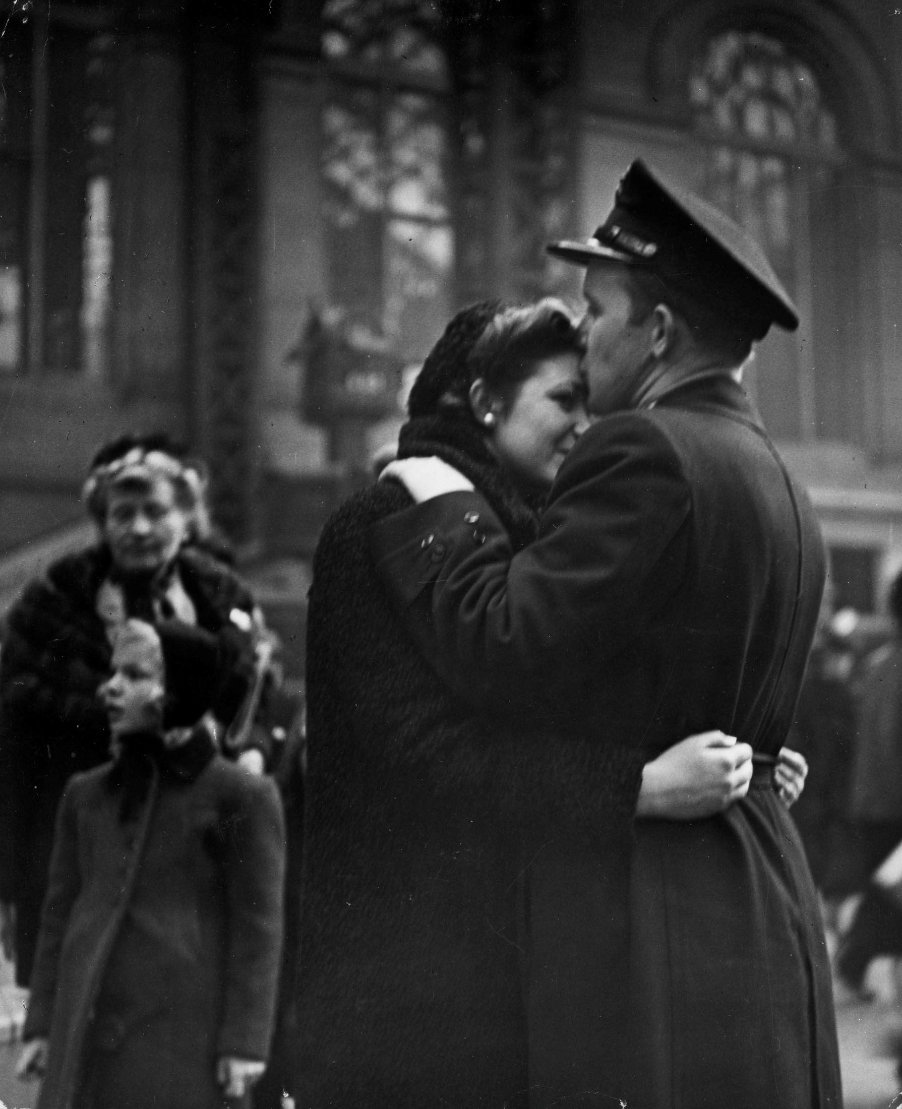 A Kiss on Forehead is Navy Officer's Farewell to his Wife, aus der ...