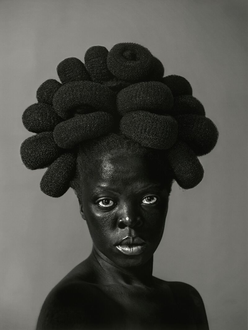 Zanele Muholi, Ntozhake I, Parktown 2016, 2016 Silbergelatine-Print, 80 x 61 cm