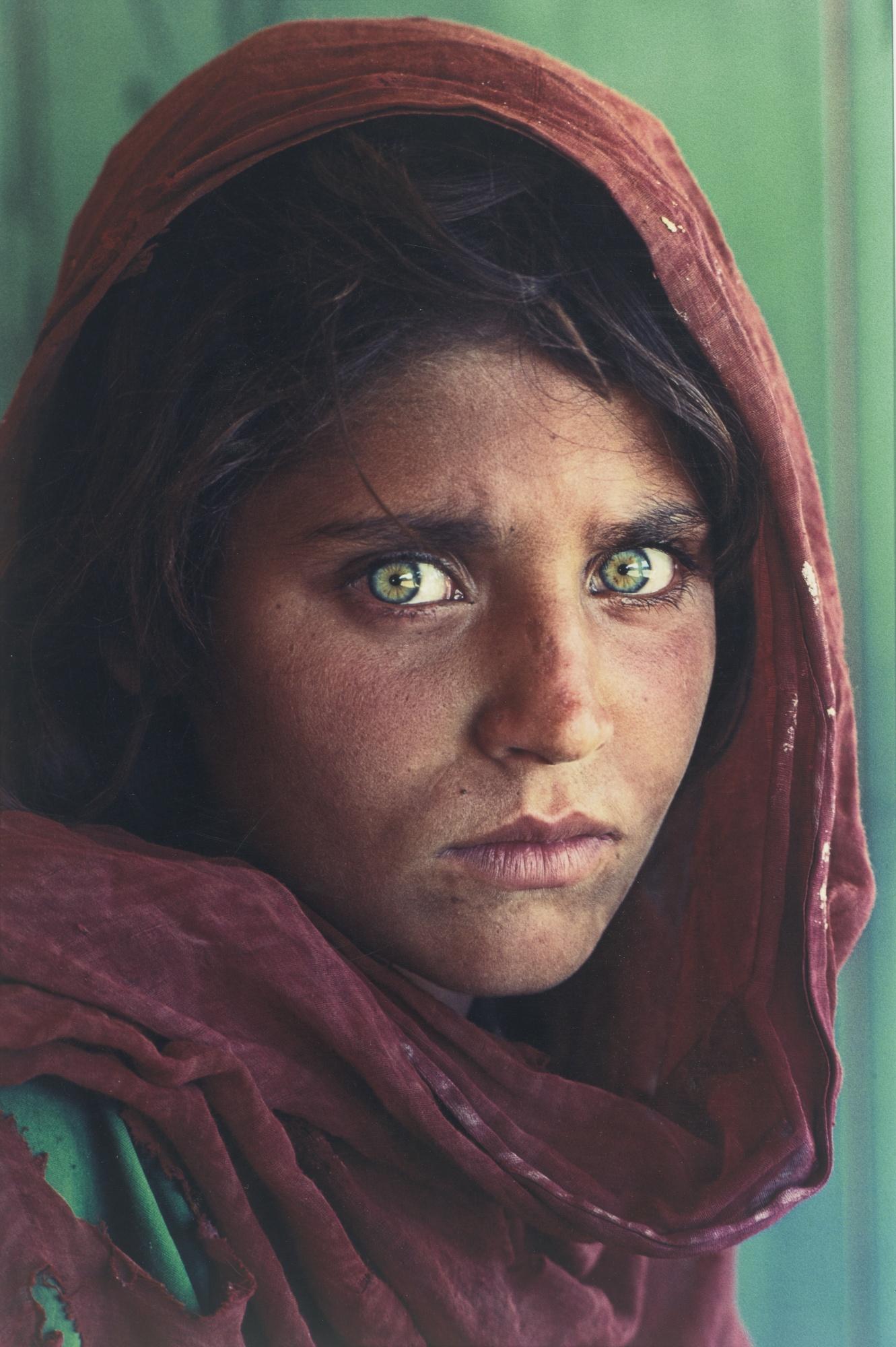 Afghan Girl By Steve Mccurry Artsalon 